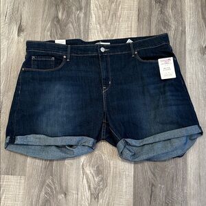 Levi’s mid rise 5” shorts size 20 NWT NEW